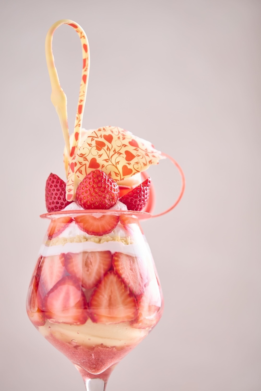 「スワンパフェ ～あまおう苺～」イメージ