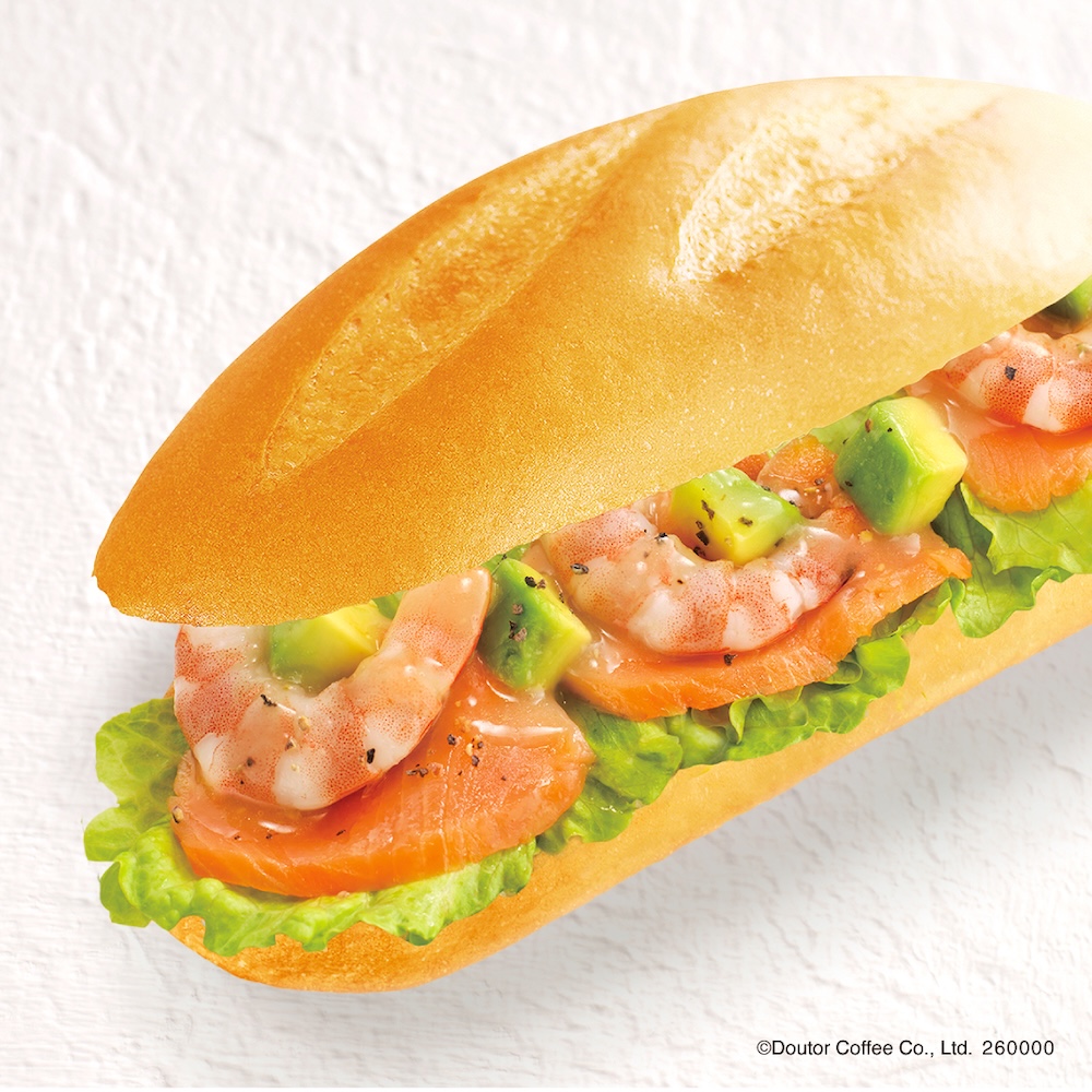 「爽やかレモン ミラノサンドB　スモークサーモン・エビ・アボカド」税込み590円