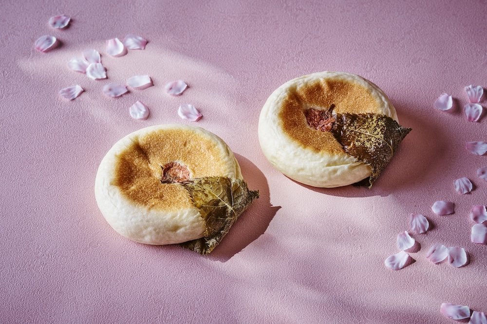 「桜の葉あんぱん」1個・税込み400円