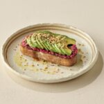 「ビーツ&フムス アボカド&デュカ」税込み780円