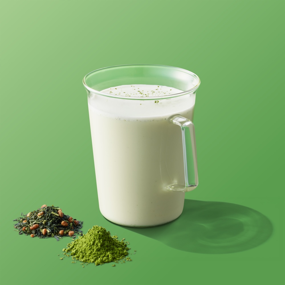 「煎茶抹茶 クラフト ティー ラテ」テイクアウト・税込み736円、店内利用・税込み750円