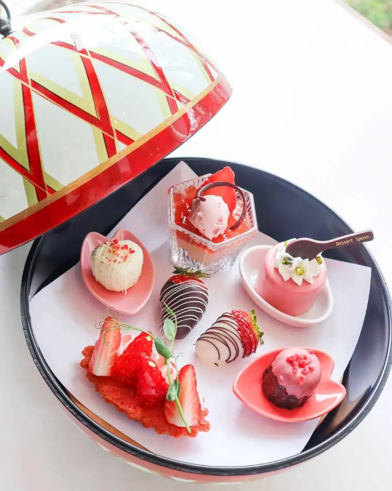 「苺のデクリネゾン」税込み2,000円(サービス料含む)