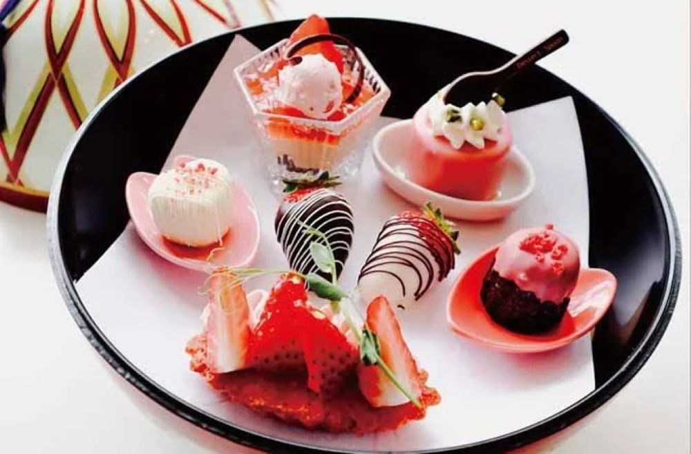 「苺のデクリネゾン」税込み2,000円(サービス料含む)