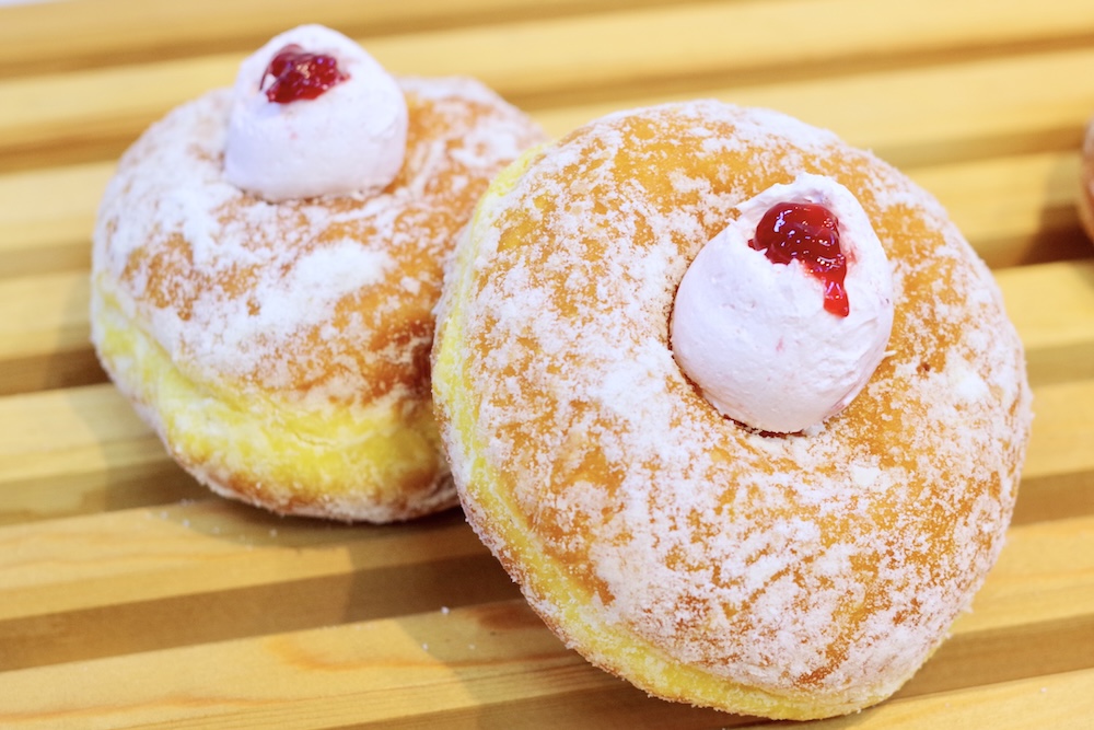 「いちごの生マラサダ」税込み363円