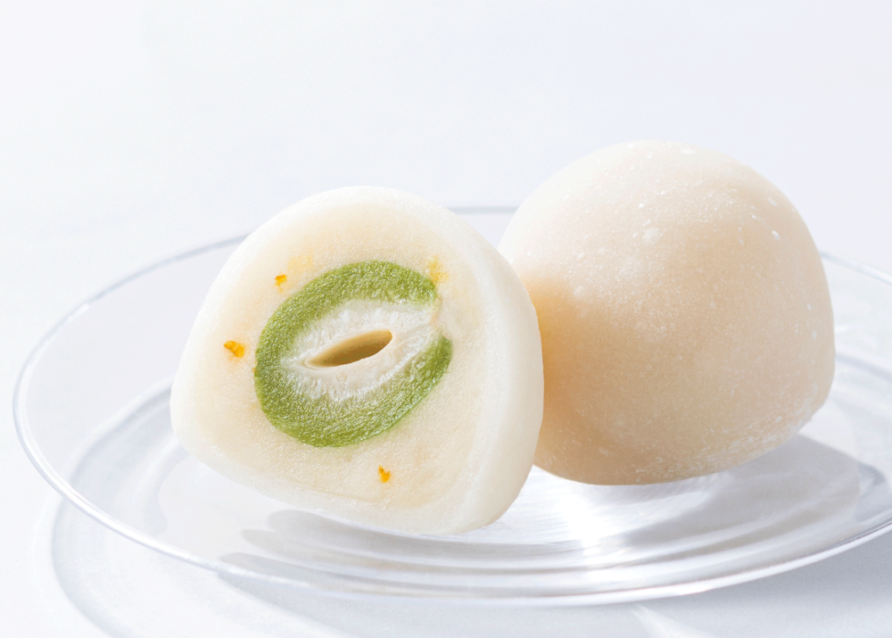 【新商品情報|2026年4月限定】シャキッとした食感と爽やかな桃の香りが楽しめる『国産若桃の大福』限定販売