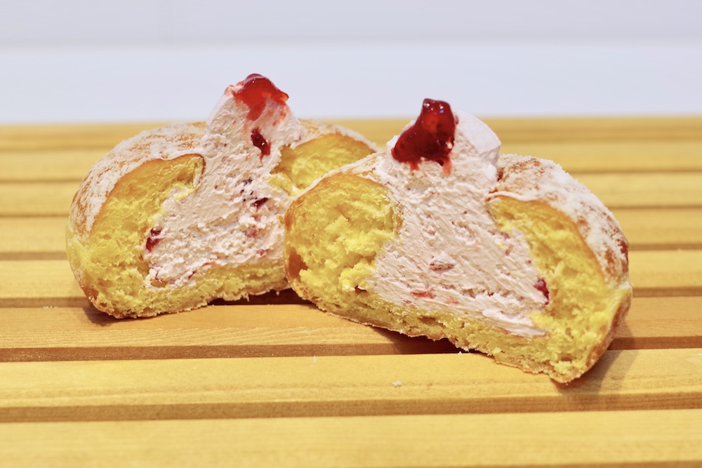 「いちごの生マラサダ」税込み363円