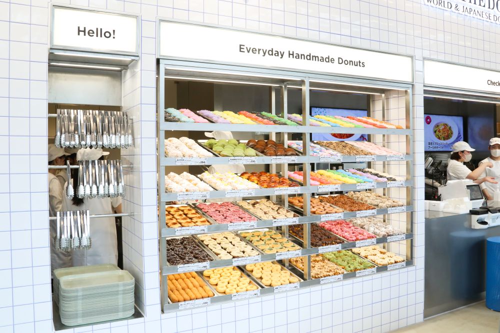 「JACK IN THE DONUTS 東京ドリームパーク店」ショーケースのイメージ