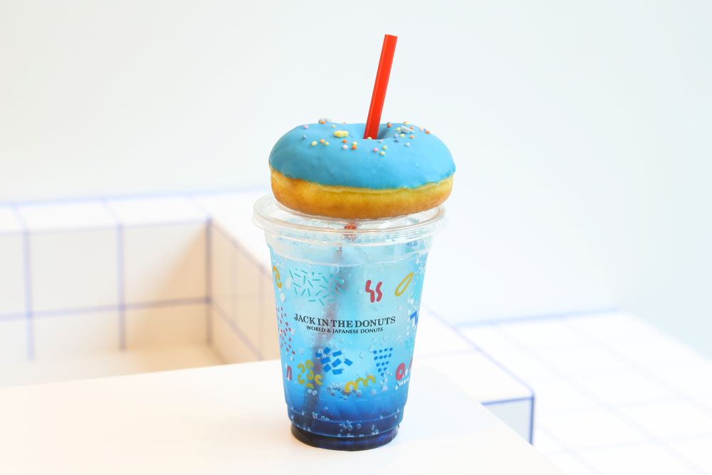 「推しドリンク＆ドーナツ」税込み850円