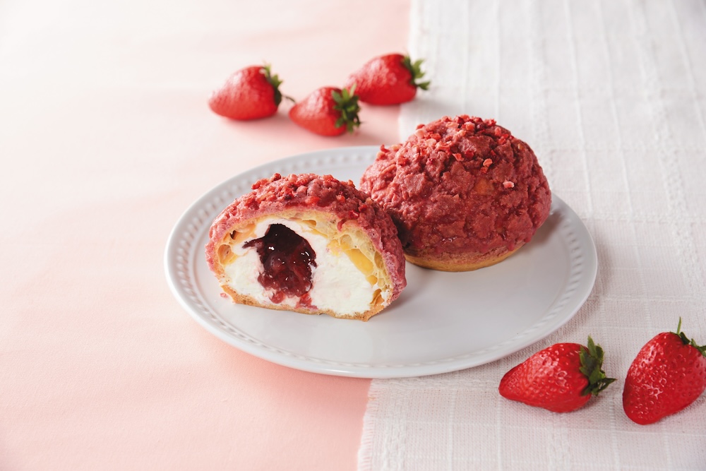 3月10日より発売中の「Uchi Café×ICHIBIKO　いちごのクッキーシュー」税込み265円