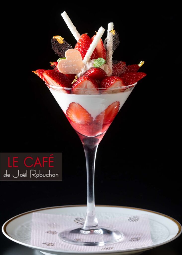 「ハート&ベリーのとちあいかパフェ ココナッツのブランマンジェと共に」イメージ