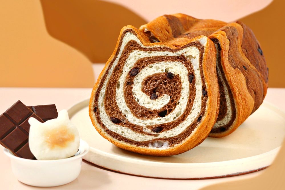 「ねこねこ食パン チョコもっちー」1本・税込み880円