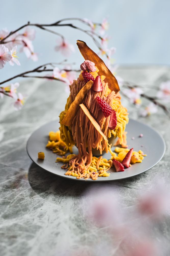 「桜のこぼれ蜜芋モンブランパフェ」税込み2,400円