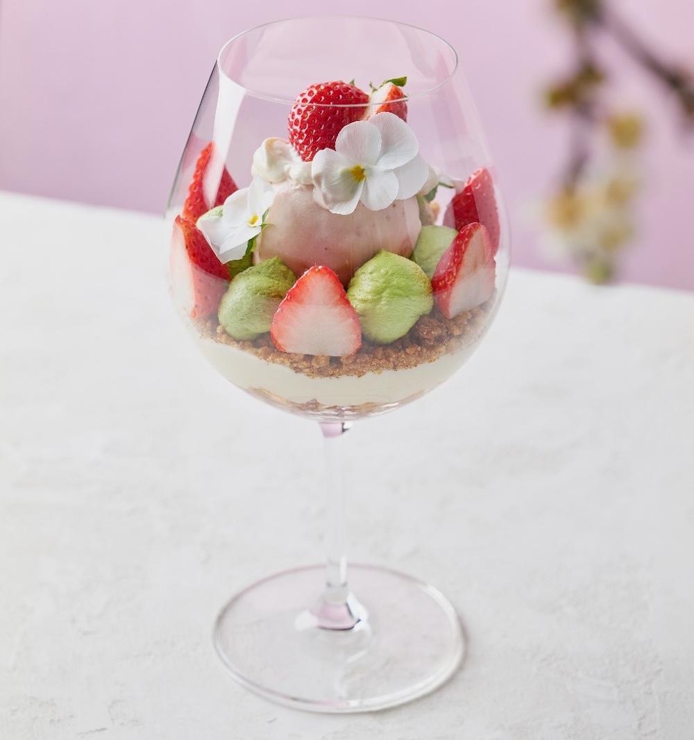 「グランバッハパフェ『-フェルモンテ フレーズ&マッチャ(Fermenté – Fraise & Matcha)-』」イメージ