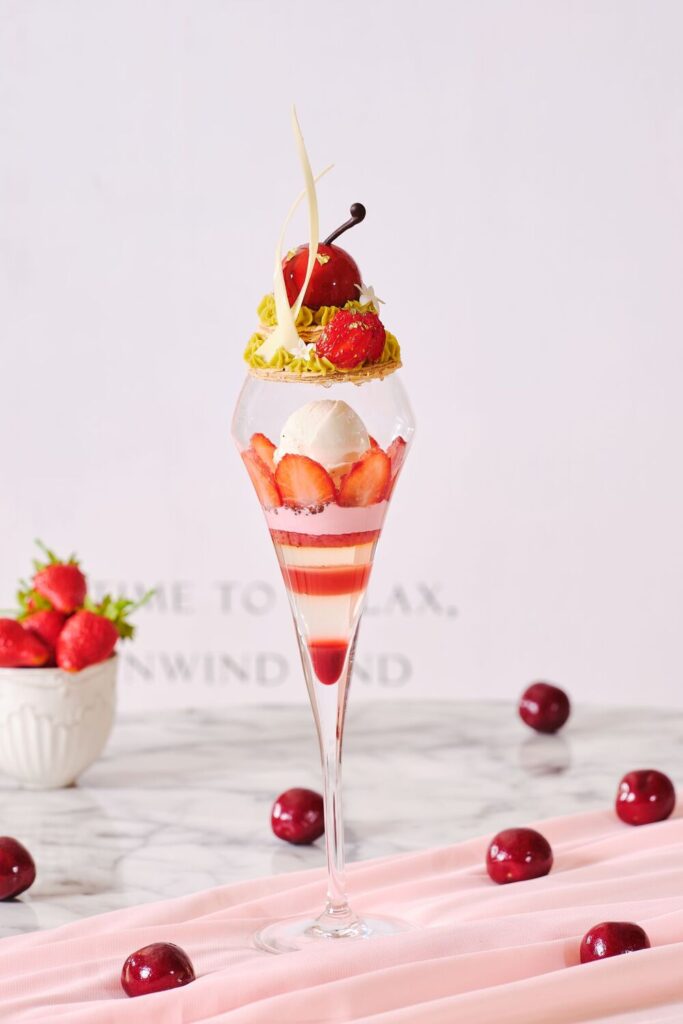 「いちごとチェリーのジュエル・パフェ」イメージ