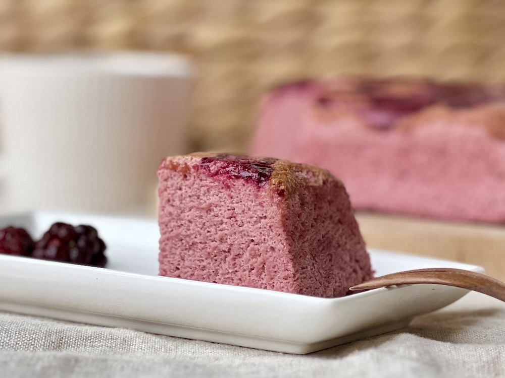 「幻の果実アドベリーの贅沢ぷるふわカステラ」イメージ