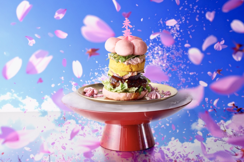 「豪華絢爛バーガー -桜未来- Teriyaki Egg」税込み2,600円