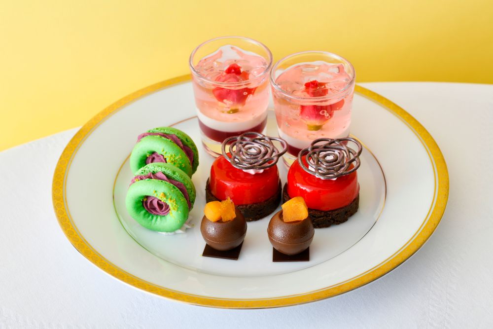 「薔薇のアフタヌーンティー」イメージ