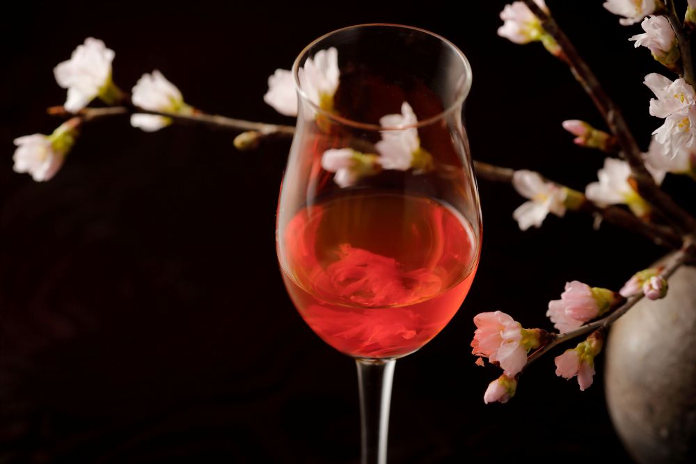 「桜アフタヌーンティー」平日・税込み6,600円、土日祝日・税込み7,260円（いずれも別途サービス料）