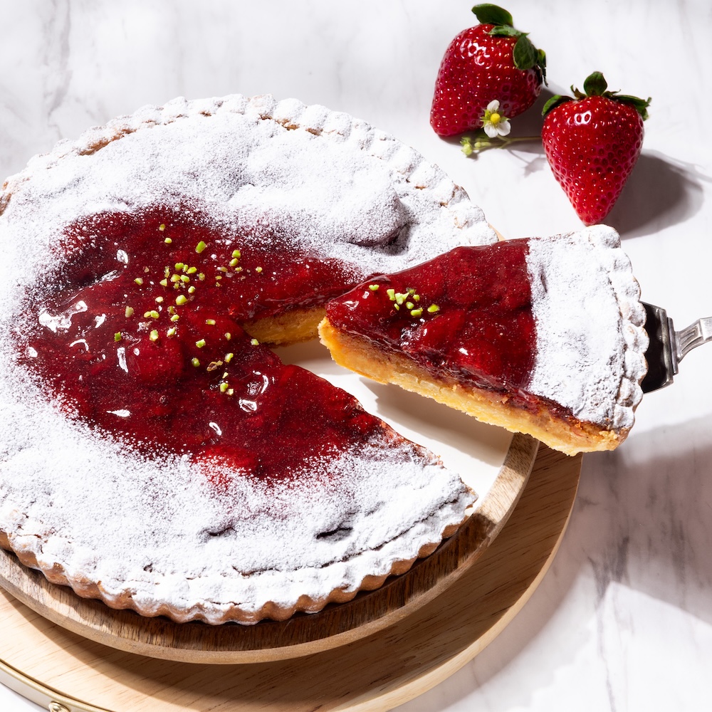 「いちごのタルト」カット・税込み432円、ホール・税込み3,456円