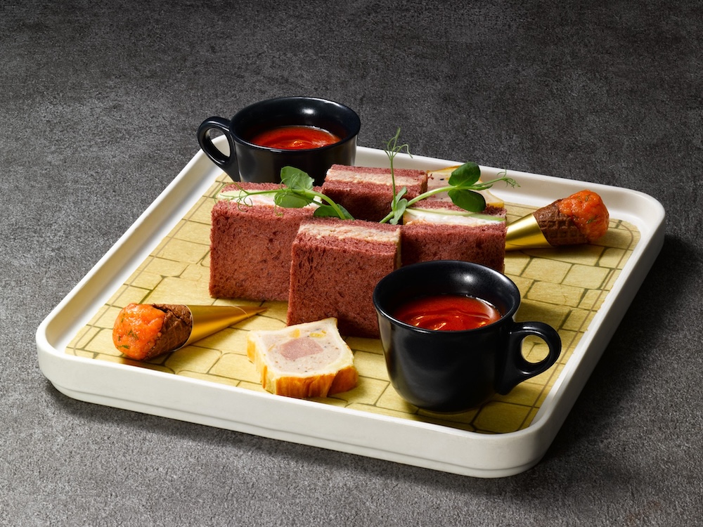 「バックロットカフェ」で販売される「ダイアゴン横丁の買い物リスト​アフタヌーンティー」税込み7,500円