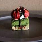 「抹茶と国産和栗の錦糸モンブラン ～国産苺～」イートイン・税込み2,420円、テイクアウト・税込み2,376円