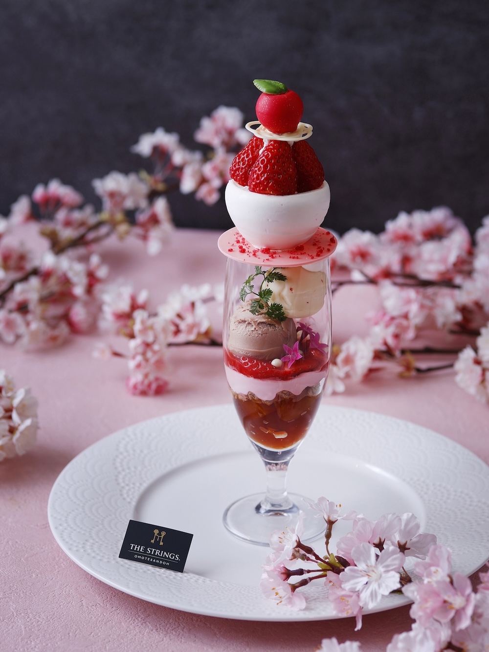 「いちごとりんごのお花見パフェ」イメージ