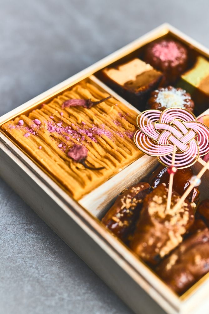 「蜜芋尽くしのスイーツお重箱〜桜霞〜」税込み7,980円