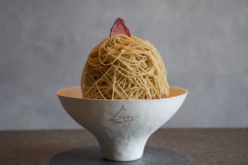 「モンブランソフト～綾～国産苺」イートイン・税込み1,980円（ペアリングドリンク付き）、テイクアウト・税込み1,500円