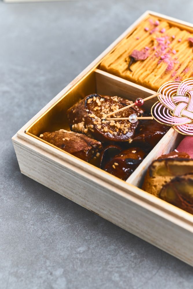 「蜜芋尽くしのスイーツお重箱〜桜霞〜」税込み7,980円