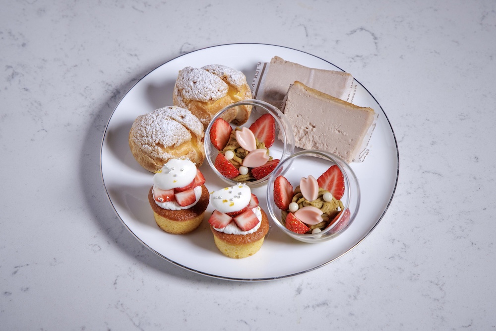 「お花見ナイトハイティー」税込み9,400円〜（サービス料含む）