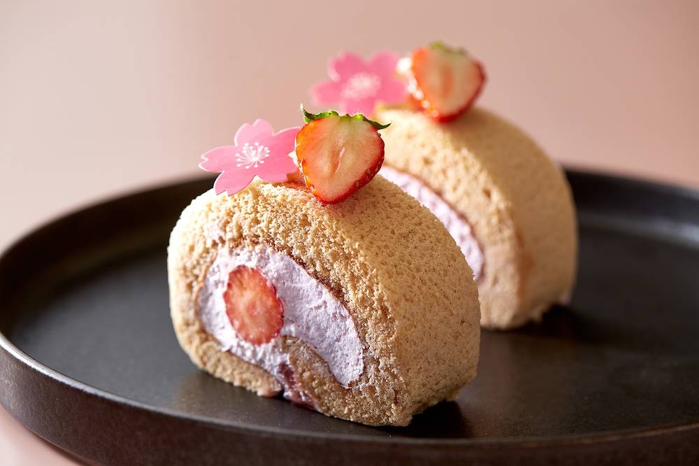 「桜ロールケーキ」カット・税込み550円