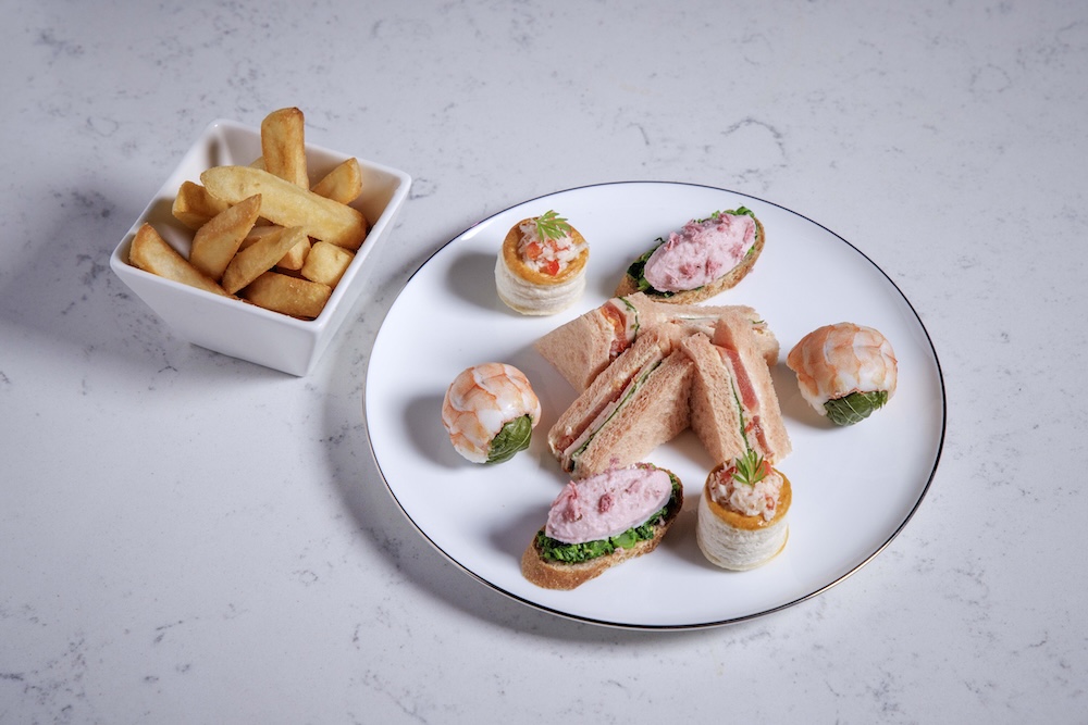 「お花見ナイトハイティー」税込み9,400円〜（サービス料含む）