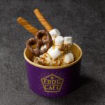 「フロッグカフェ」で販売される「バタービールミニサンデー」税込み650円