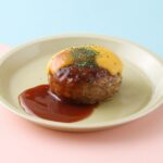 「Meat & Vegetables ITO」の「特製デミグラスソース＆チーズの極厚ハンバーグステーキ」税込み648円