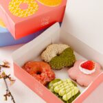 春季限定「苺&抹茶 桜ドーナツ」BOXイメージ