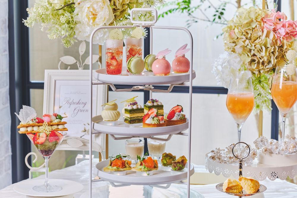 「白金迎賓館 アートグレイスクラブ」にて販売される「初夏のいちごと抹茶アフタヌーンティー」イメージ