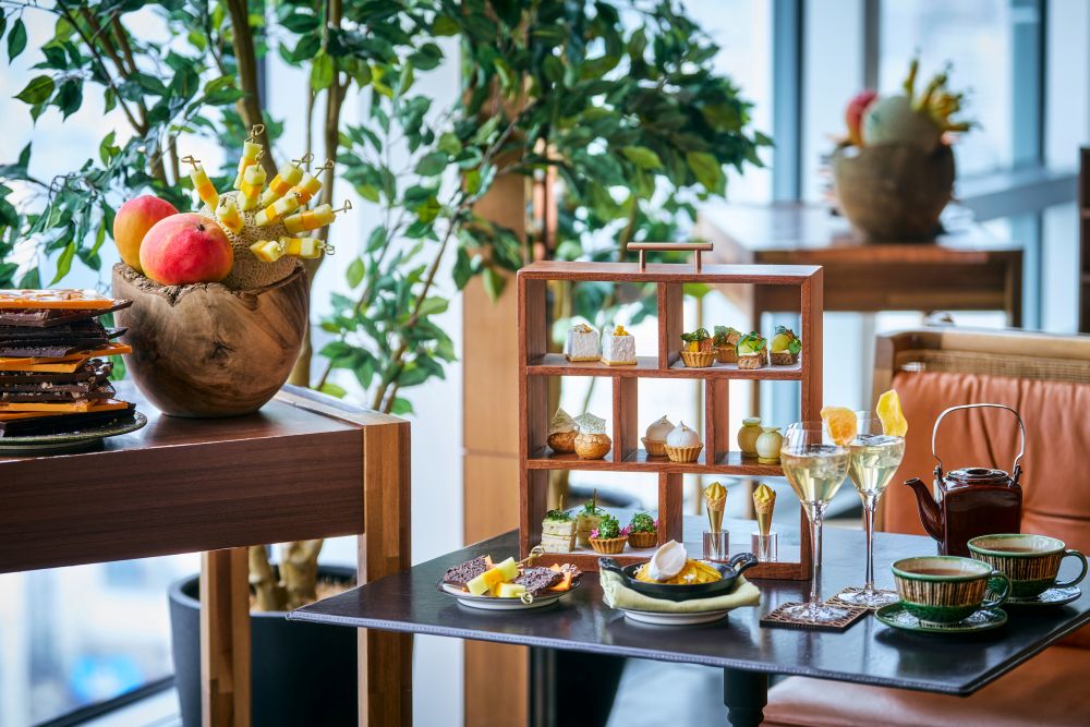 「メロン＆マンゴーアフタヌーンティー」税込み7,800円（別途サービス料）