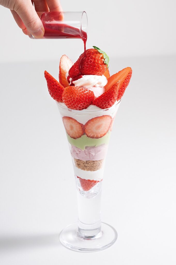 「あまおう苺のパフェ」イメージ