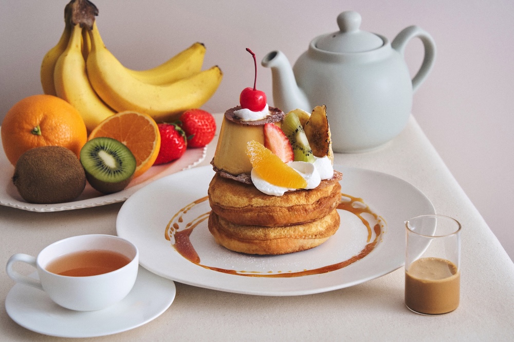 「プリンアラモードパンケーキ 黒糖ミルクティーキャラメルソース」税込み1,760円