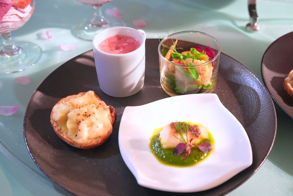 「春色アフタヌーンティーセット～桜と苺～」イメージ