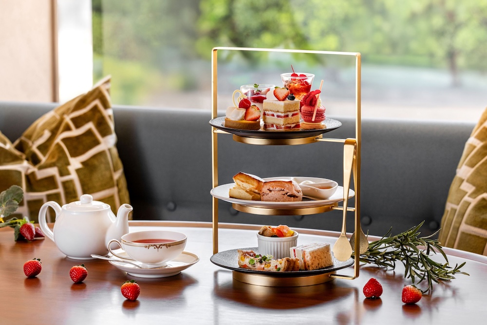 「アフタヌーンティーセット～ストロベリー～ 」税込み6,500円（サービス料含む）