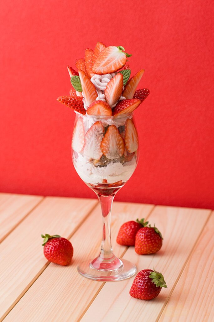 「やよいひめのいちごモンブランパフェ」イメージ