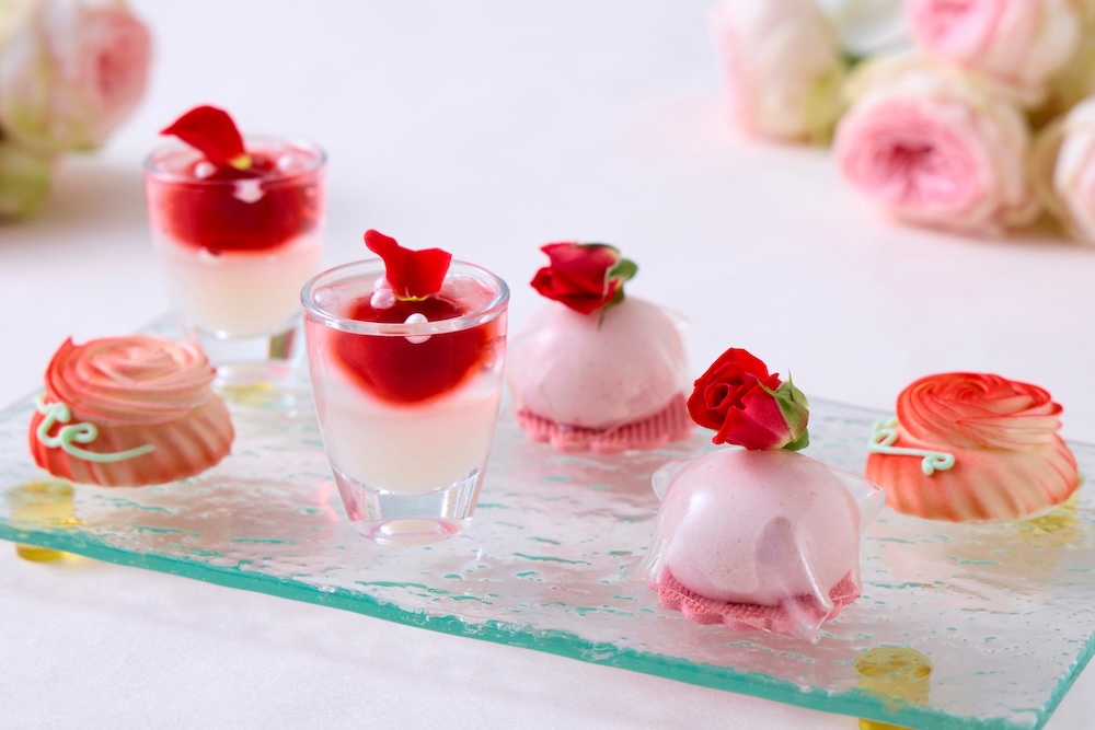 「バラとアフタヌーンティー」イメージ