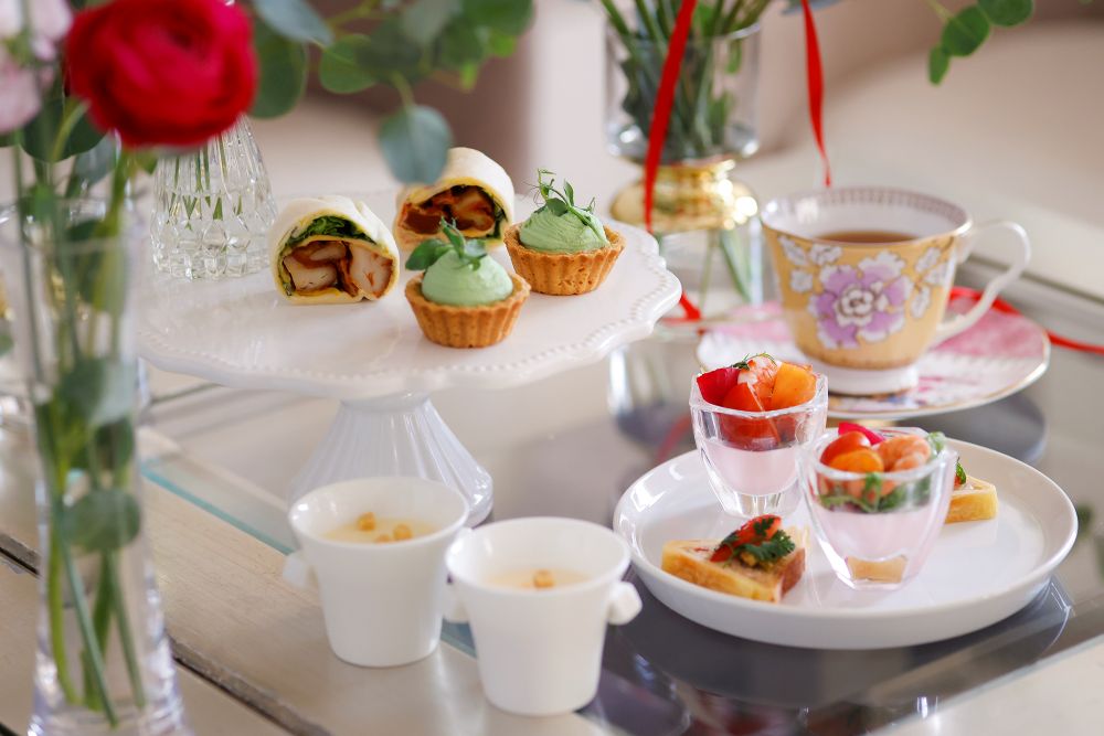 「完熟いちごとピスタチオのアフタヌーンティー」イメージ