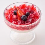 「濃厚ミルクプリンと赤い果実のジュレ」税込み680円