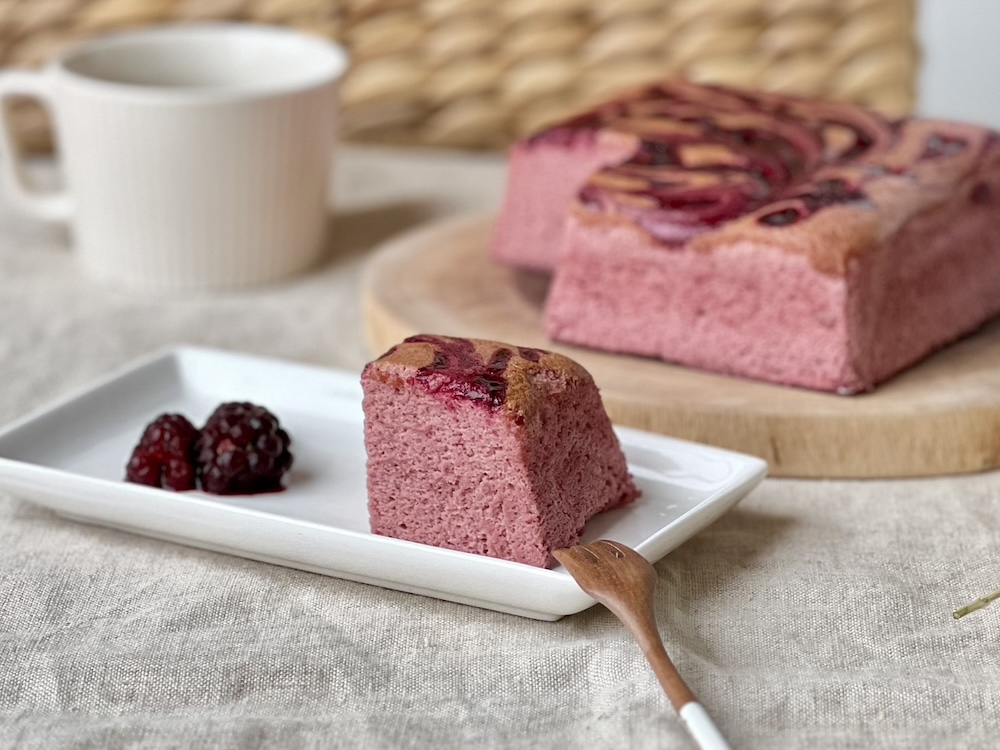 「幻の果実アドベリーの贅沢ぷるふわカステラ」イメージ