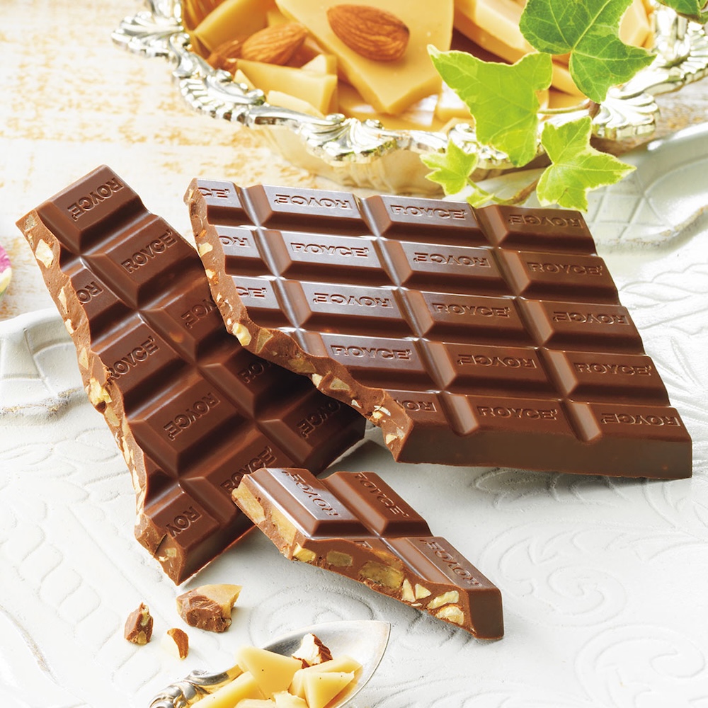 「板チョコレート[トフィー＆アーモンド]」税込み972円