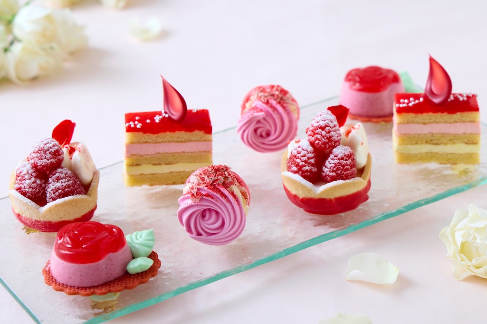 「バラとアフタヌーンティー」イメージ