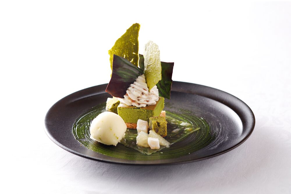 「宇治抹茶のチーズケーキ 柑橘の香りのシャーベットとともに」税込み2,700円
