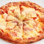 「ジョイフル薪窯ベーコンピザ」税込み878円